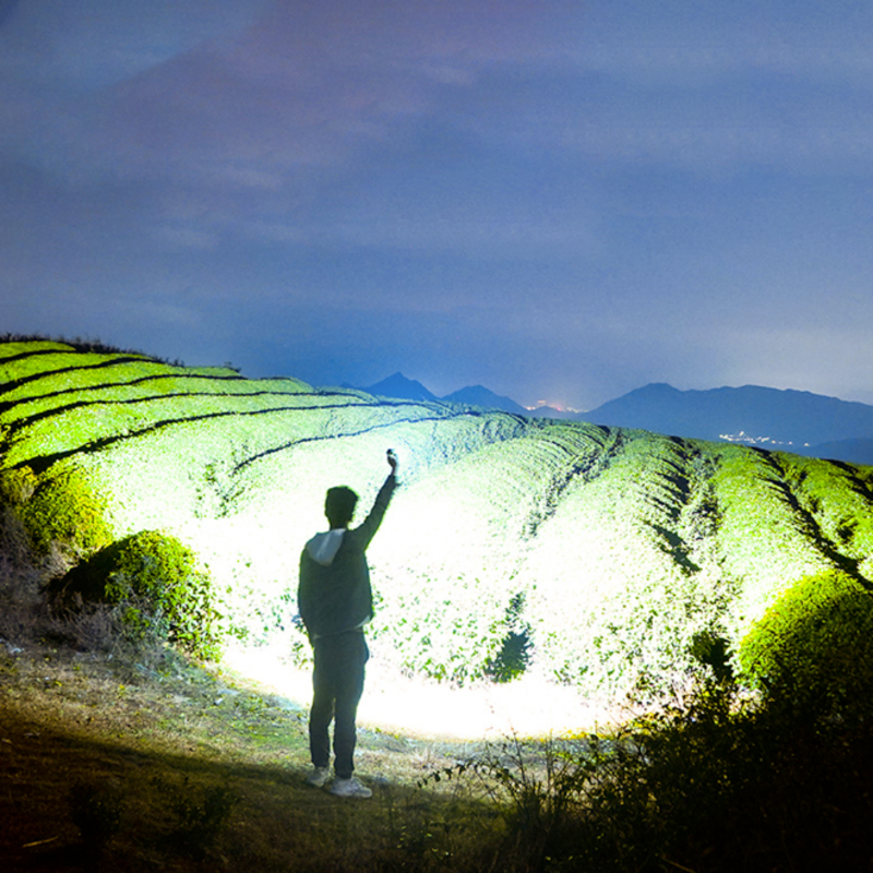 Lanterna Tática Falcon 4 em 1 Multifuncional - Ultra Potência